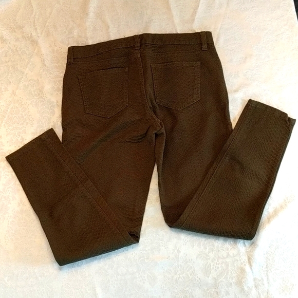Joe Fresh, greenish/brown jeans with raised snake skin type pattern. Size:28(6) - Picture 2 of 6